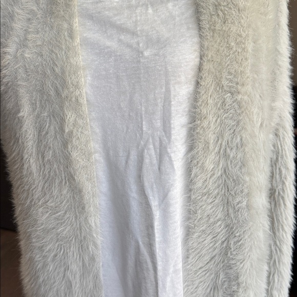 AKIRA Cozy Fuzzy Gray Cardigan Size S/M - Picture 9 of 9